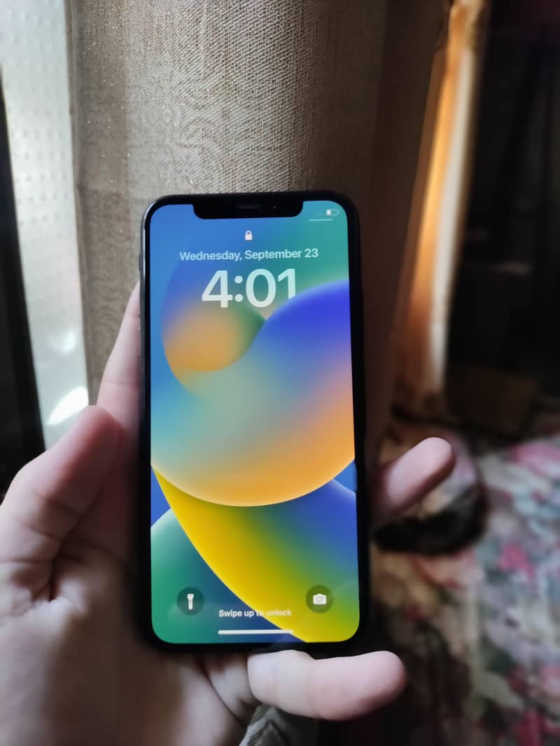 Apple iPhone X 3