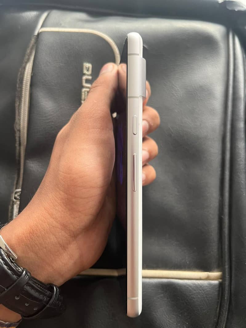 Google Pixel 7 5