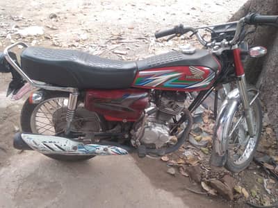 selling my honda 125 mint condition