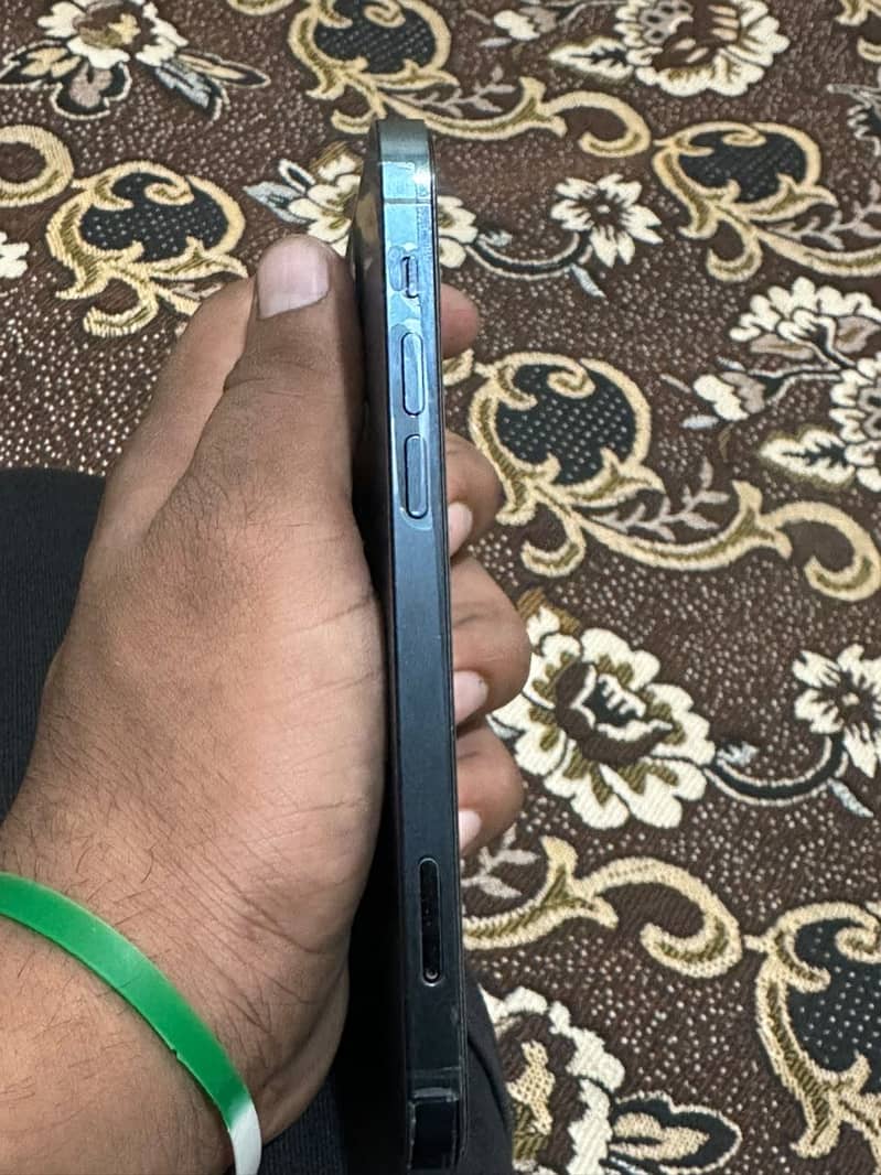 Apple iPhone 12 Pro 1