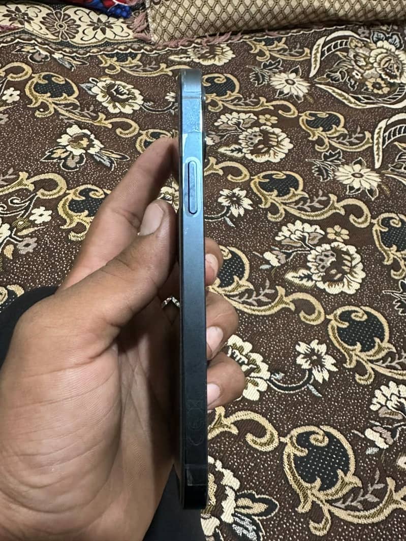 Apple iPhone 12 Pro 2