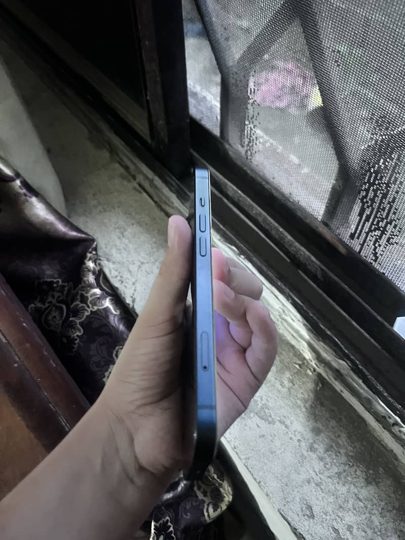 Apple iPhone 13 1