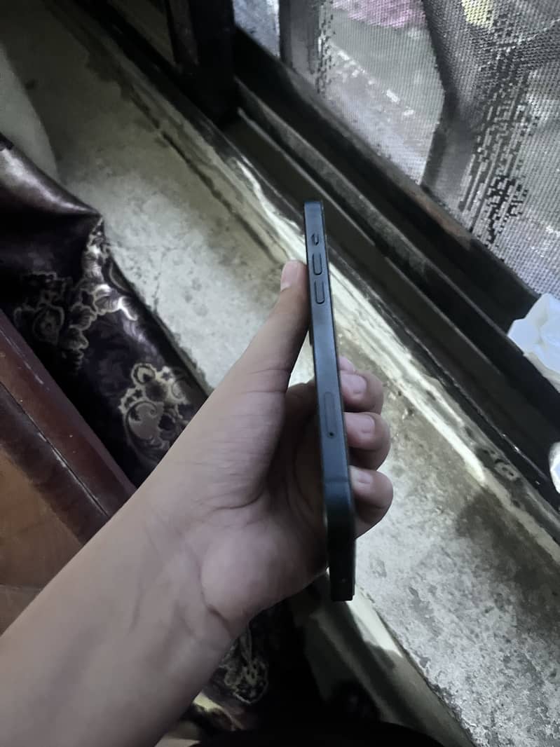 Apple iPhone 13 3