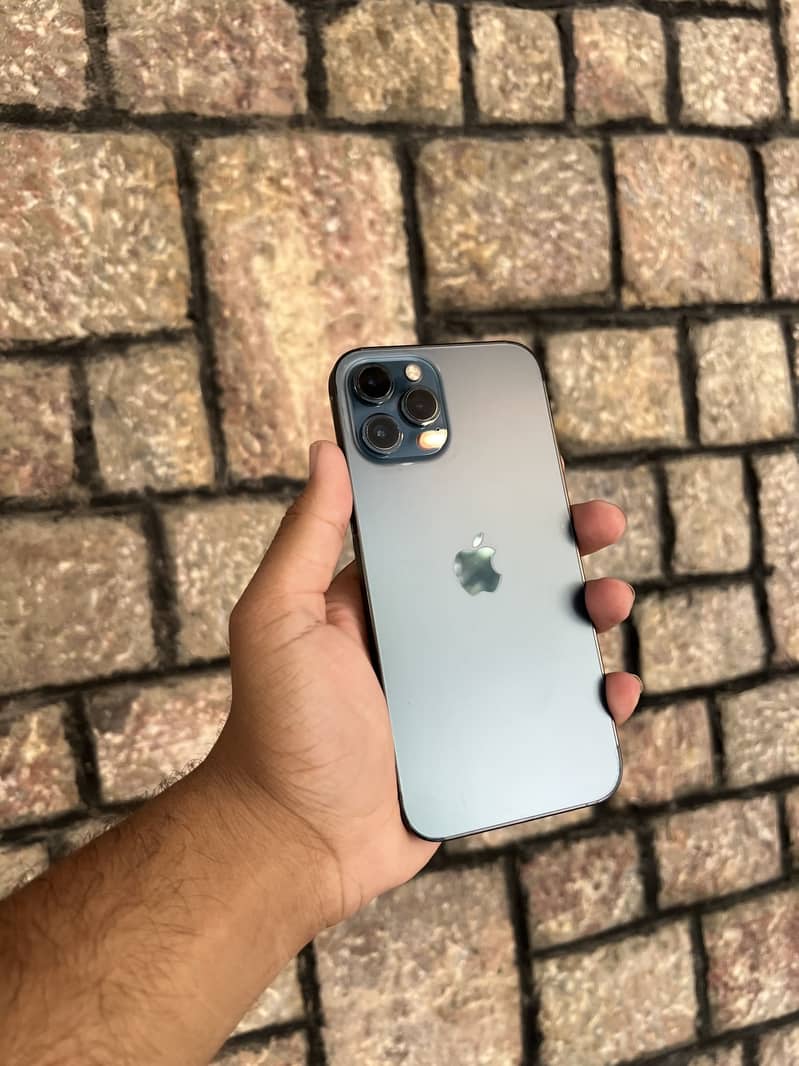 Apple iPhone 12 Pro Max 4