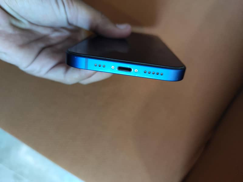 Apple iPhone 12 2