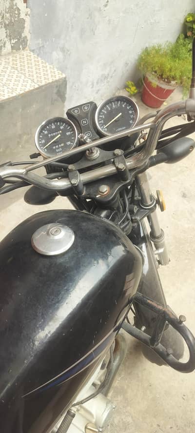 Suzuki GS 150