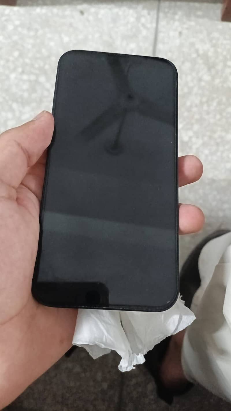 Apple iPhone 13 1