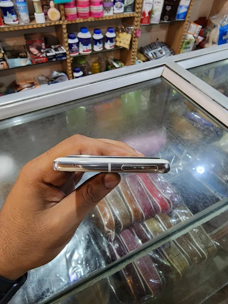 Google Pixel 7 Pro 4