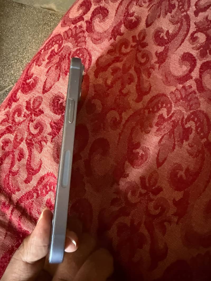 Apple iPhone 14 3