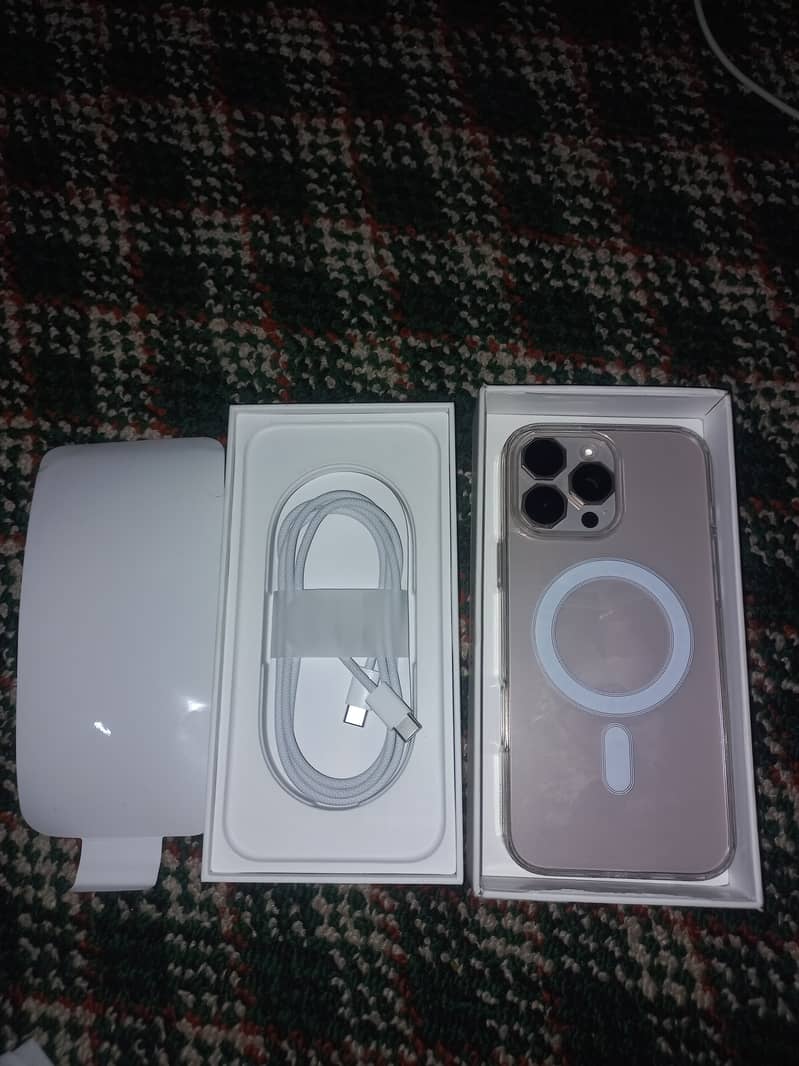 Apple iphone 16 pro max 0