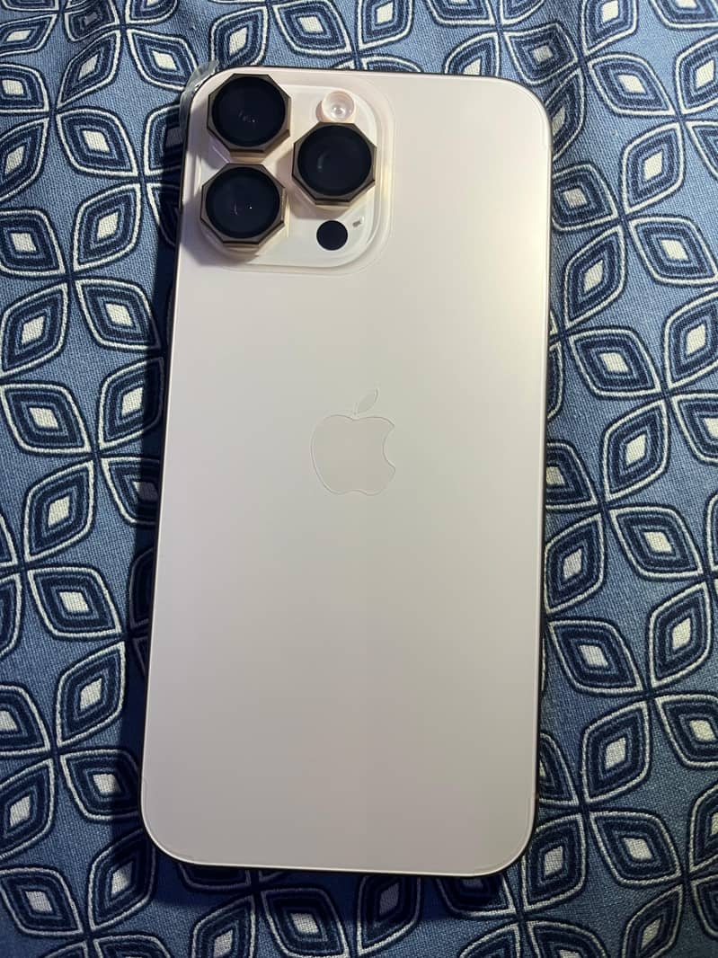 Apple iphone 16 pro max 1