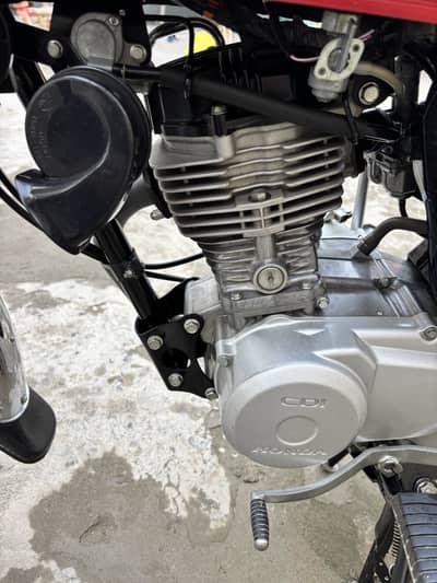 Want to sell my honda 125 bike the accessories are double with it