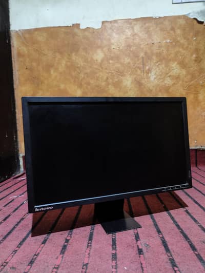 24 inch LCD lenovo, 1080p, 10/10