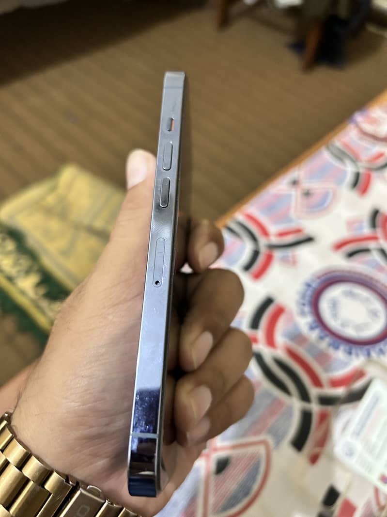 Apple iPhone 13 Pro 2
