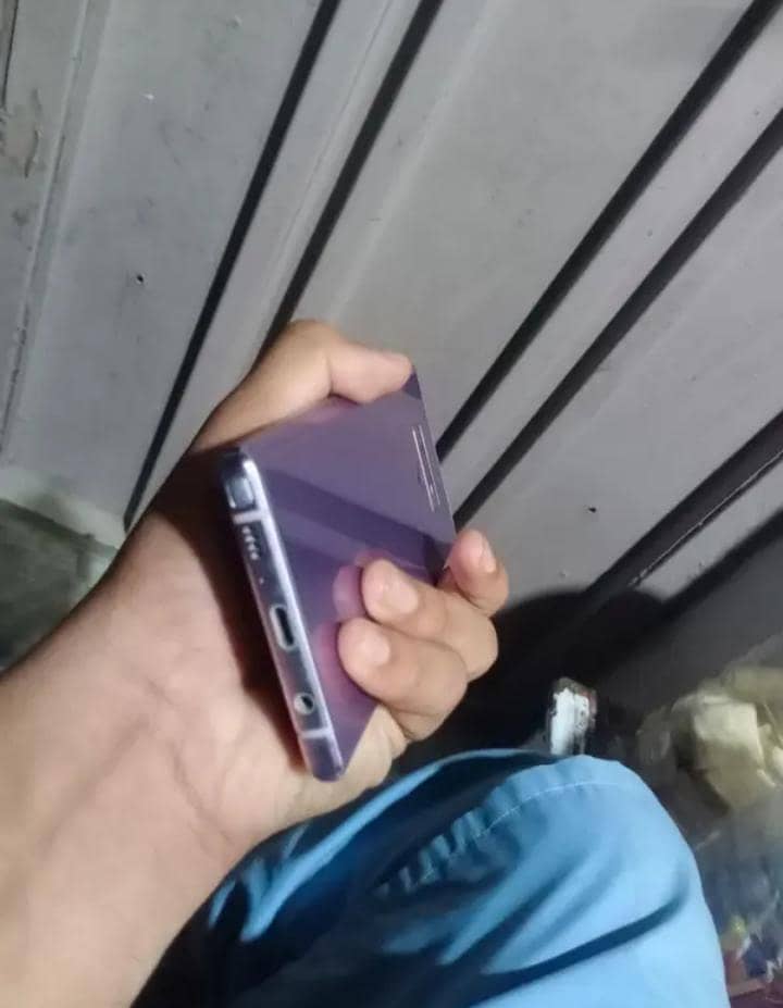 Samsung Mobile Note 9 3