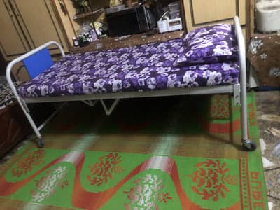 Hospital bed new condition 1 dafa use b nhe huwa