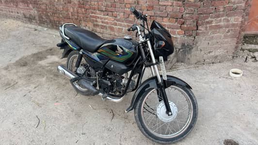 Honda prider 100 cc brand new condition all ok no accidental