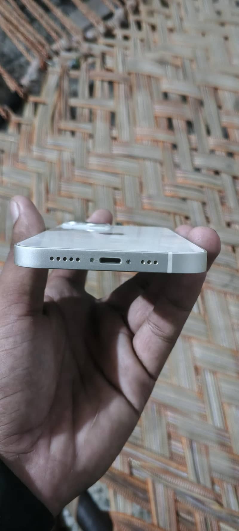 Apple iPhone 13 1