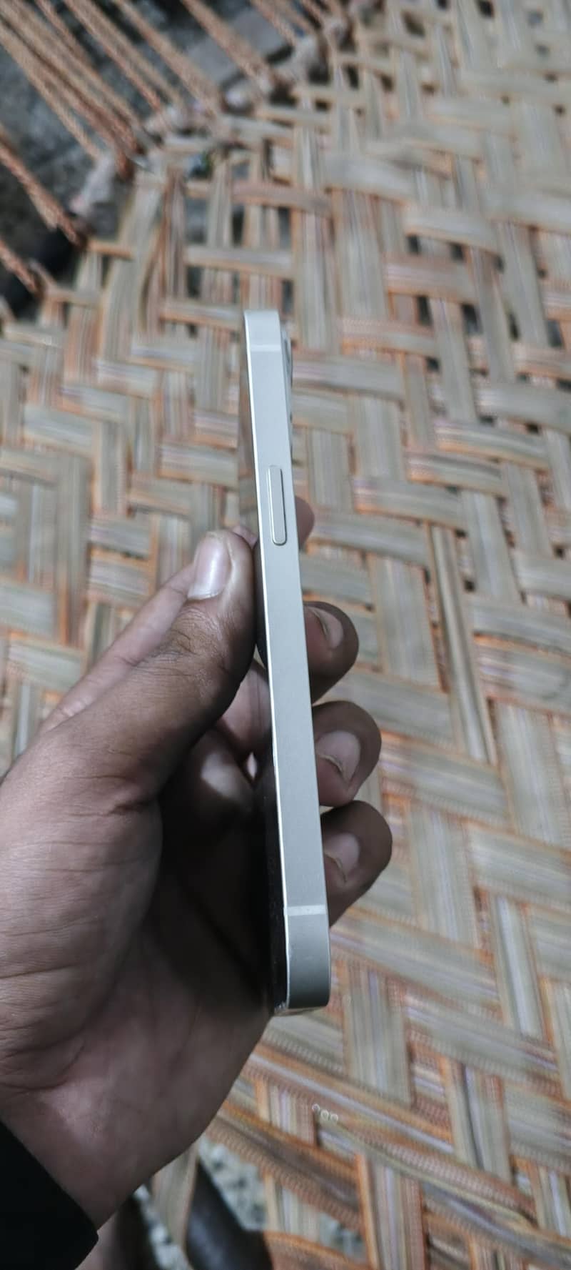 Apple iPhone 13 2