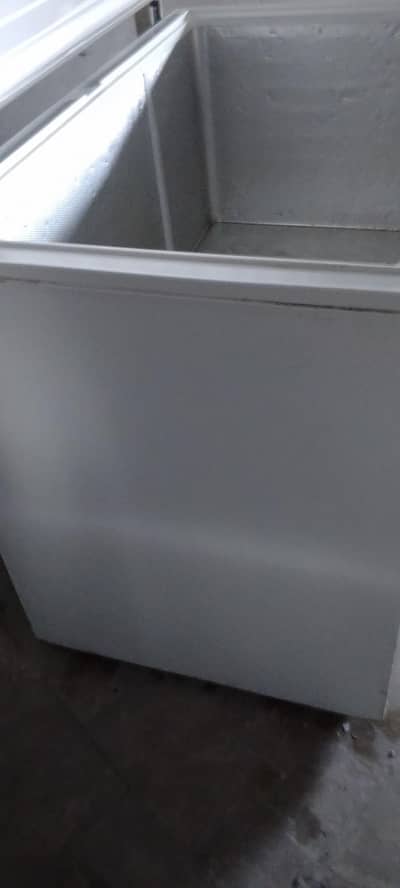 dowlenc freezer for sale in Lahore contact at this number 03020149037