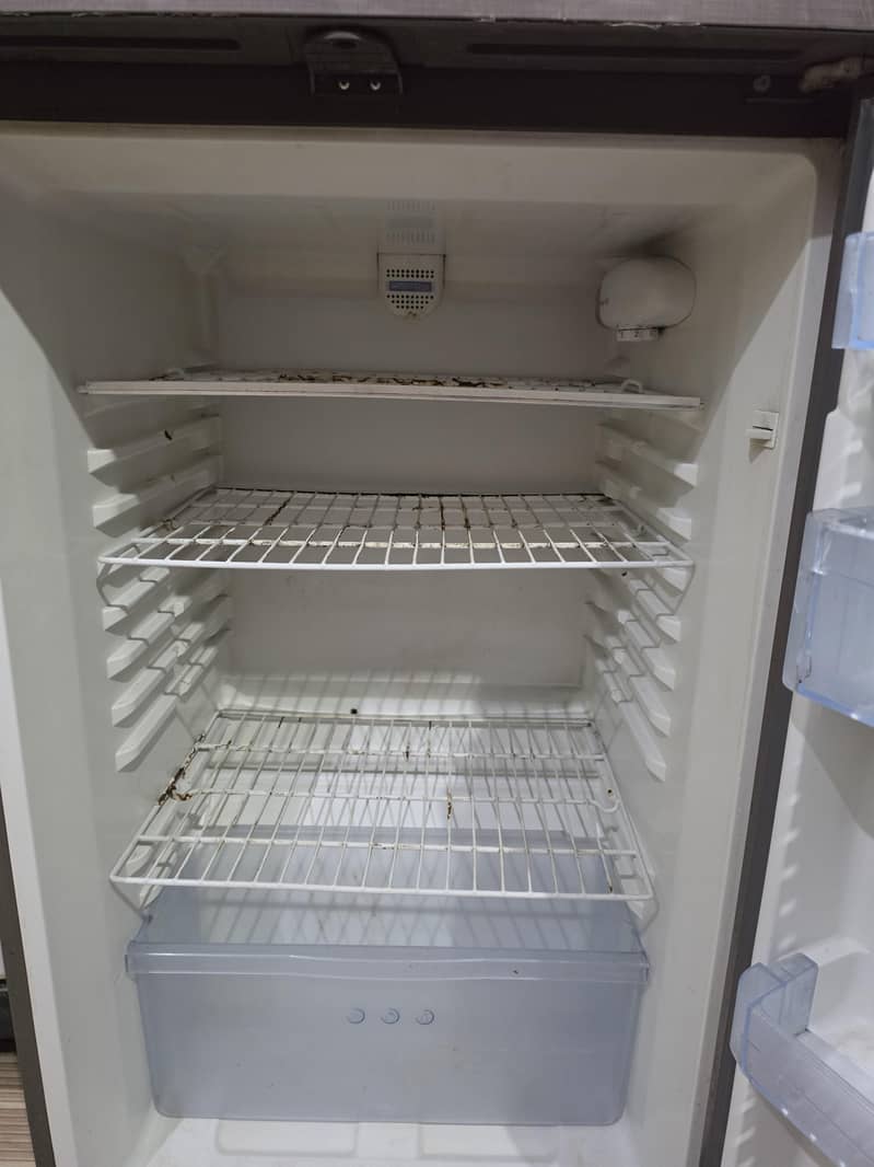Haier Fridge (Medium) 4