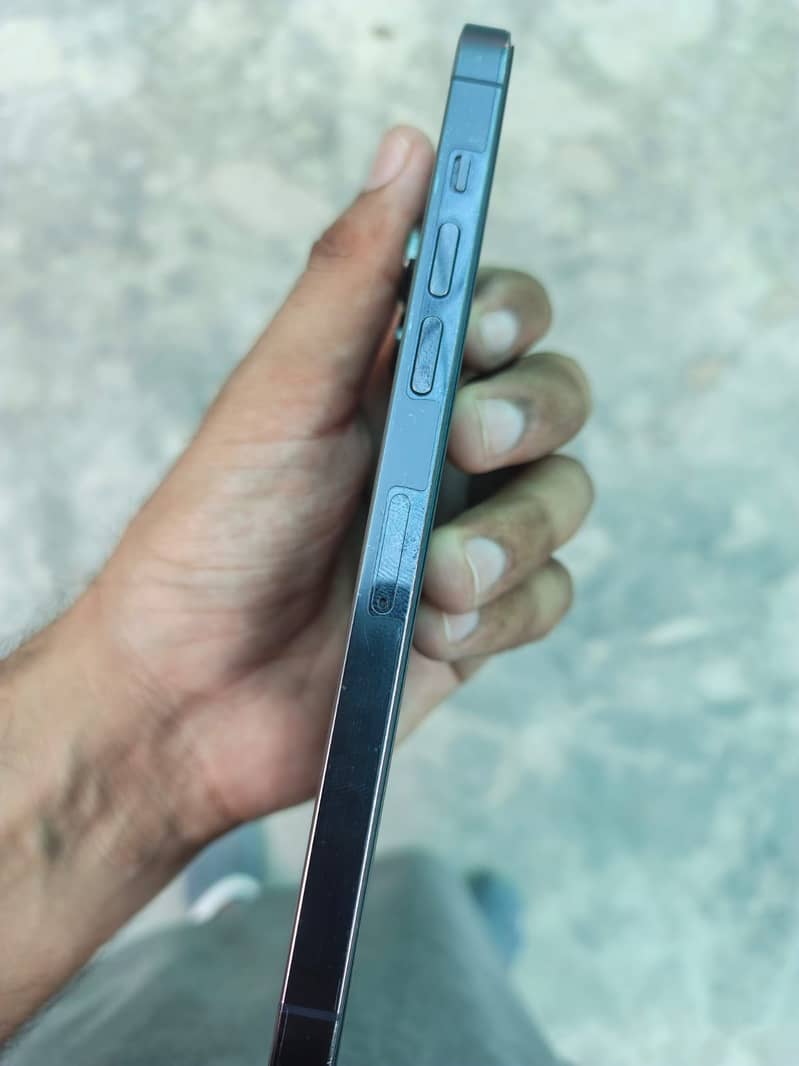 Apple iPhone 14 Pro Max 4