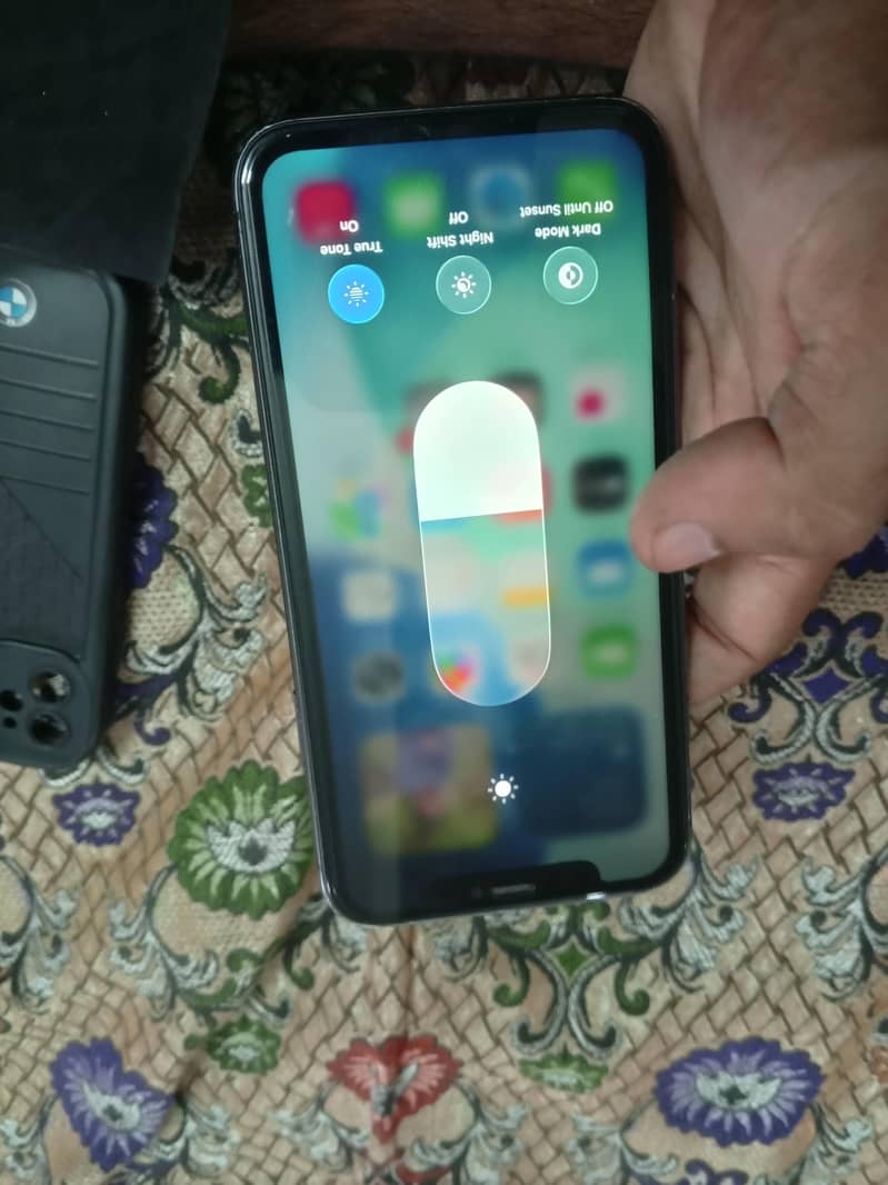 Apple iPhone 11 3