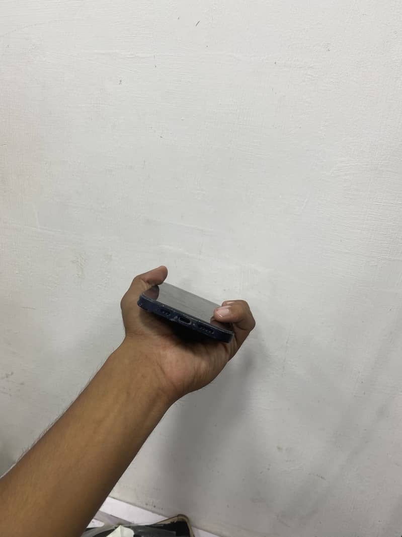 Apple iPhone 12 2