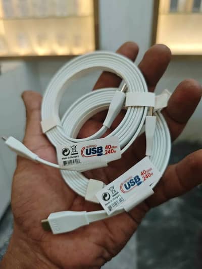 Logitech USB-C to USB-C 240W Cable  Made in Hungary (03104261947)