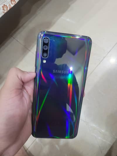 Samsung Mobile A70