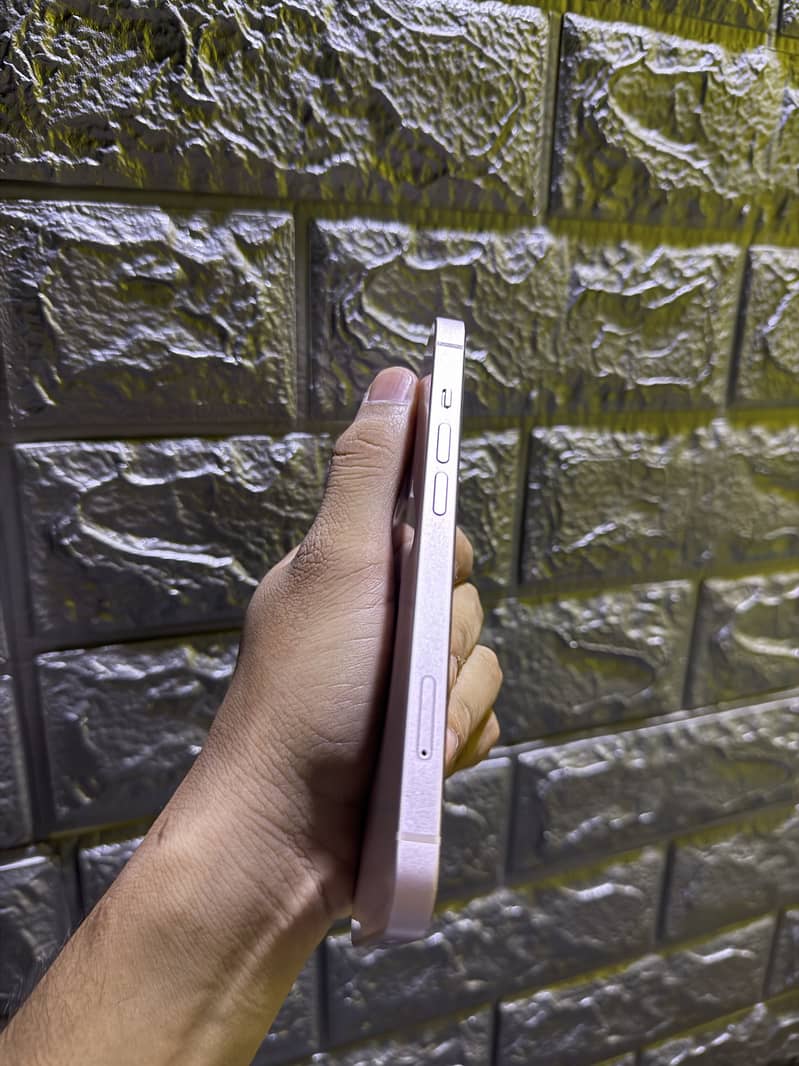 Apple iPhone 13 3