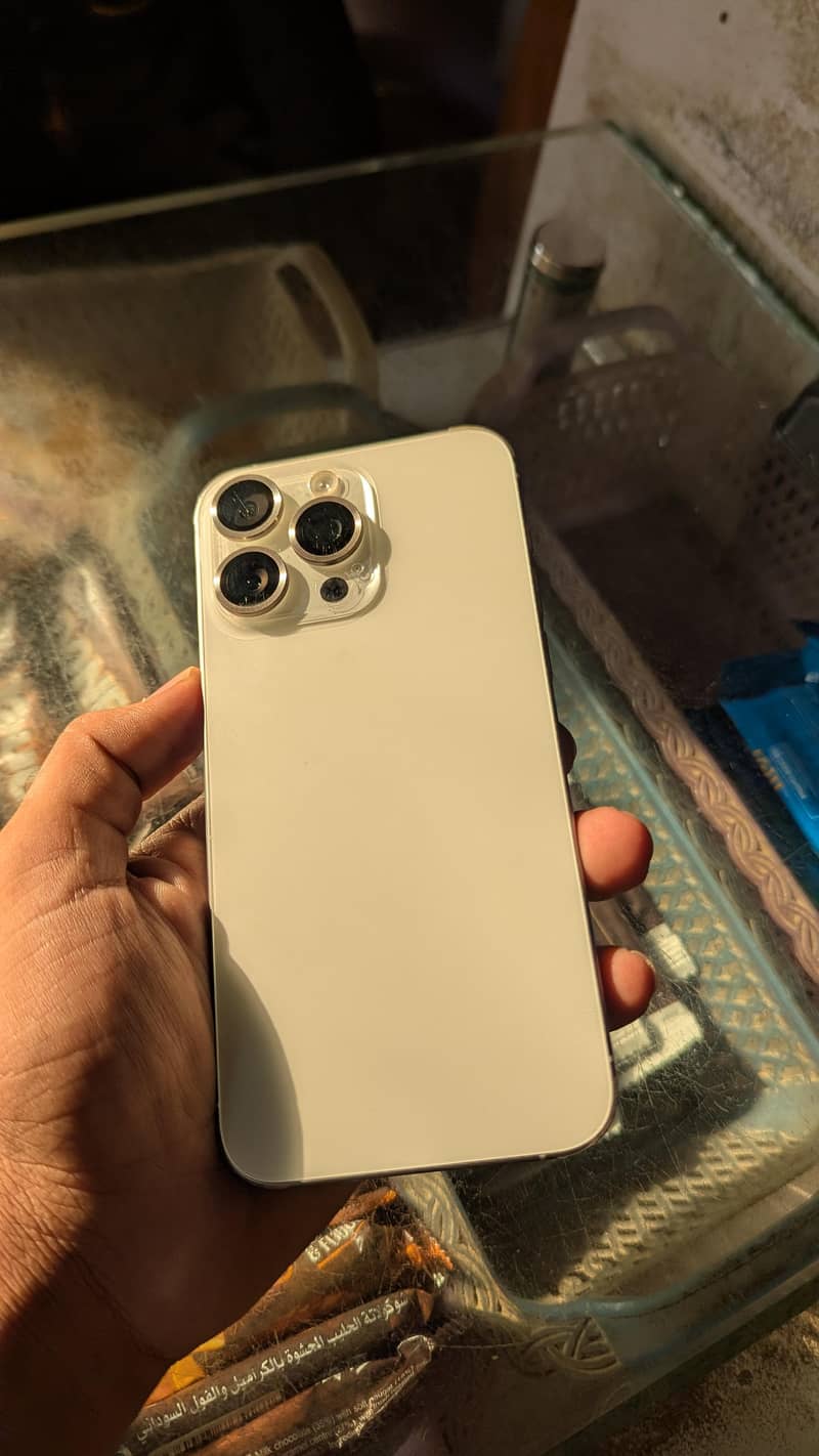 Apple iPhone 15 Pro Max 1
