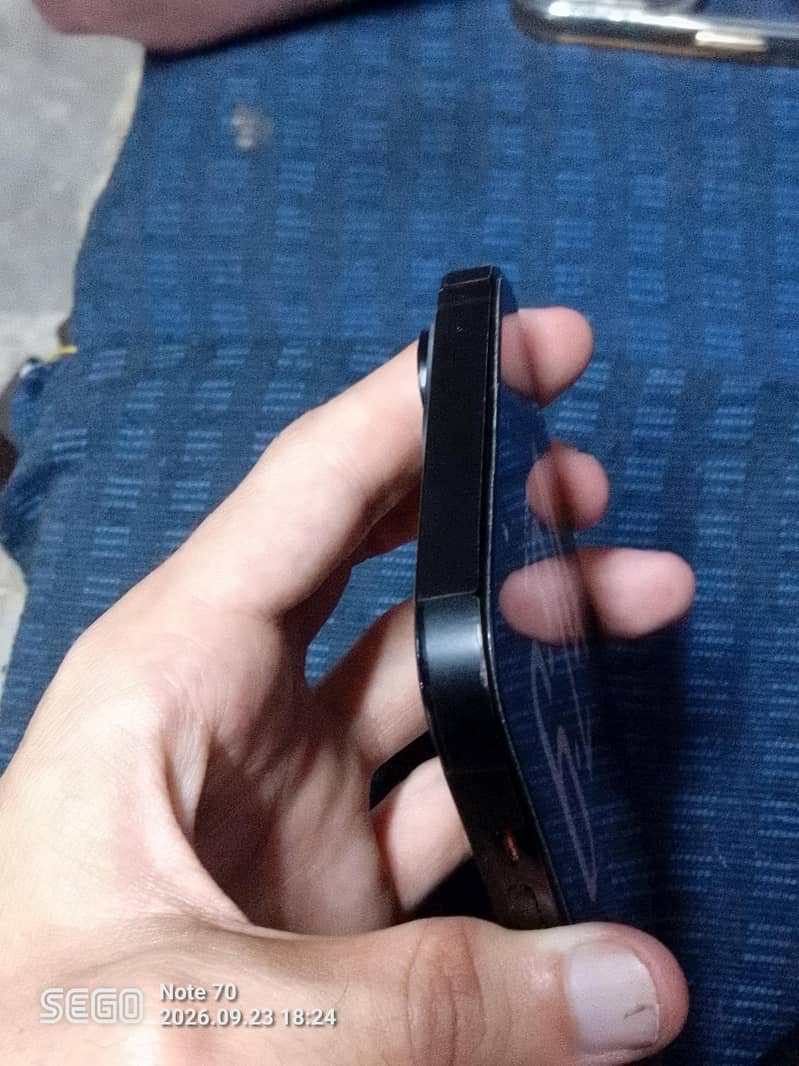Apple iPhone 14 Pro Max 1