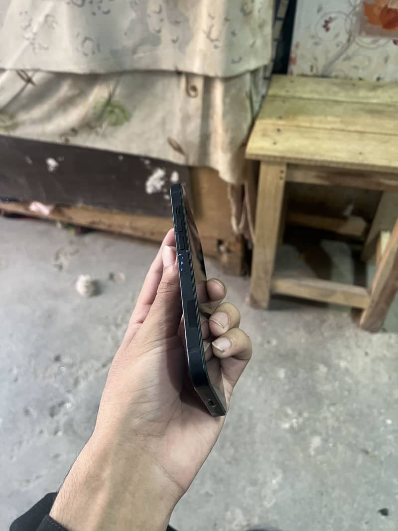 Apple iPhone 14 2