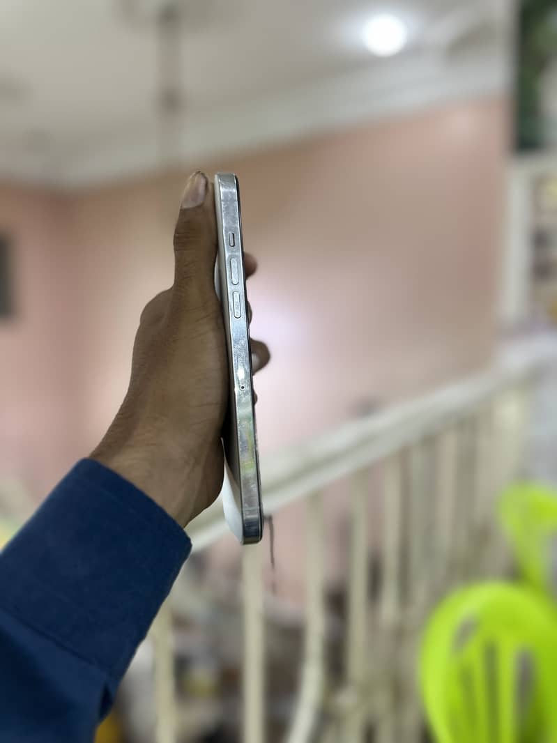 Apple iPhone 12 Pro Max 3