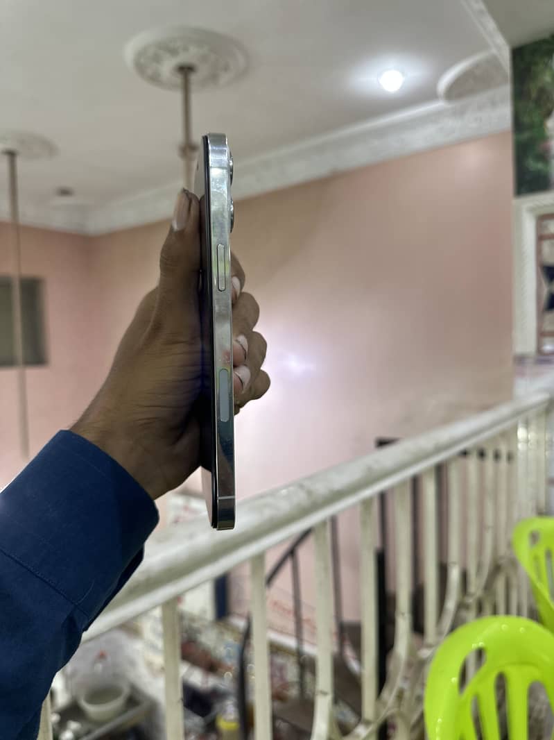Apple iPhone 12 Pro Max 4