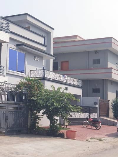 12 Marla House Available For sell in G-15
