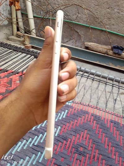 only one hand usage