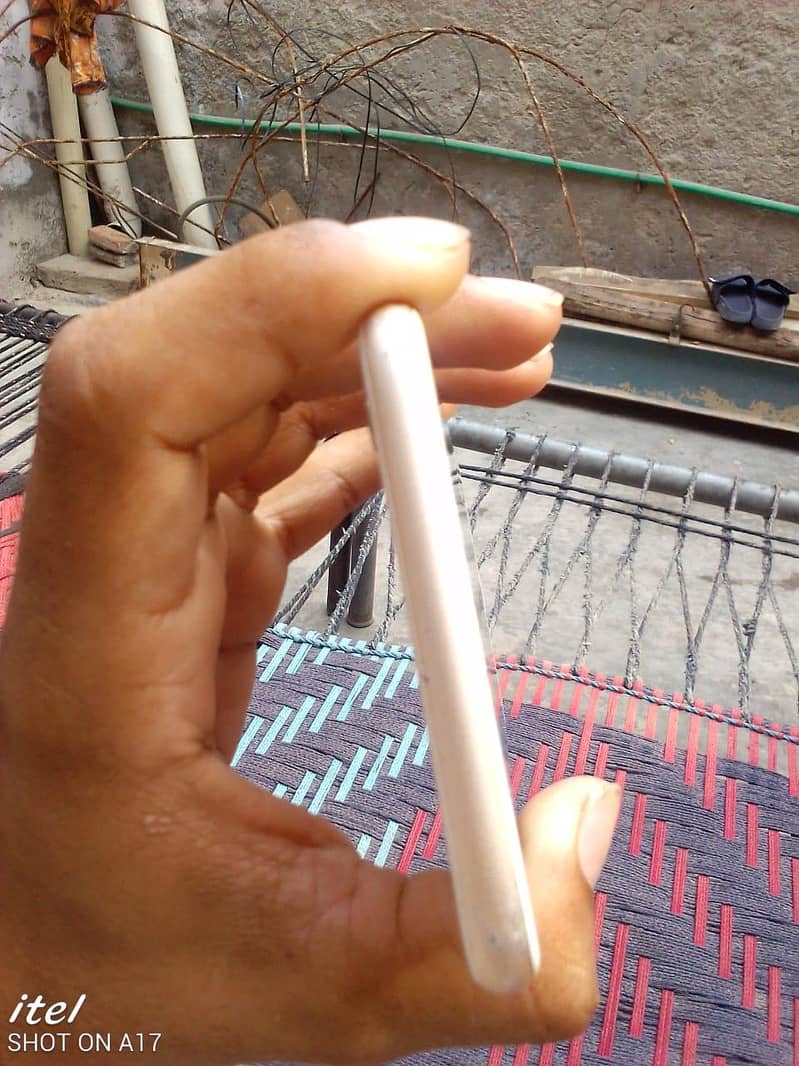 only one hand usage 1