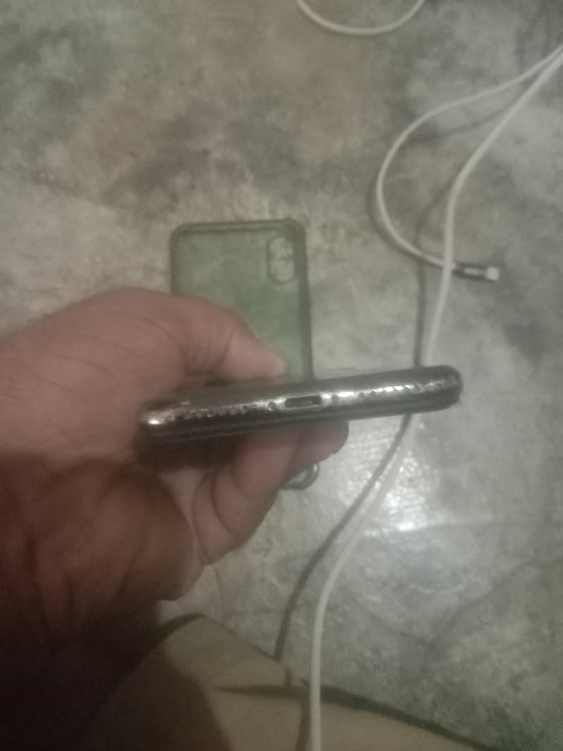 Apple iPhone X 2