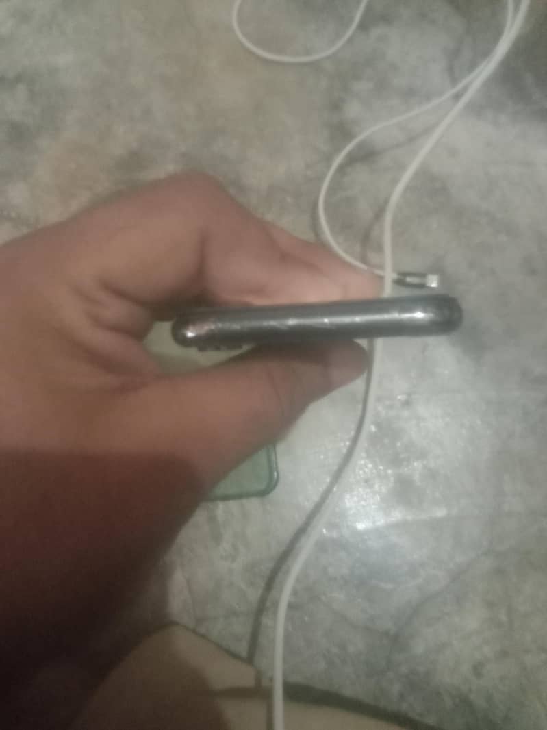 Apple iPhone X 3