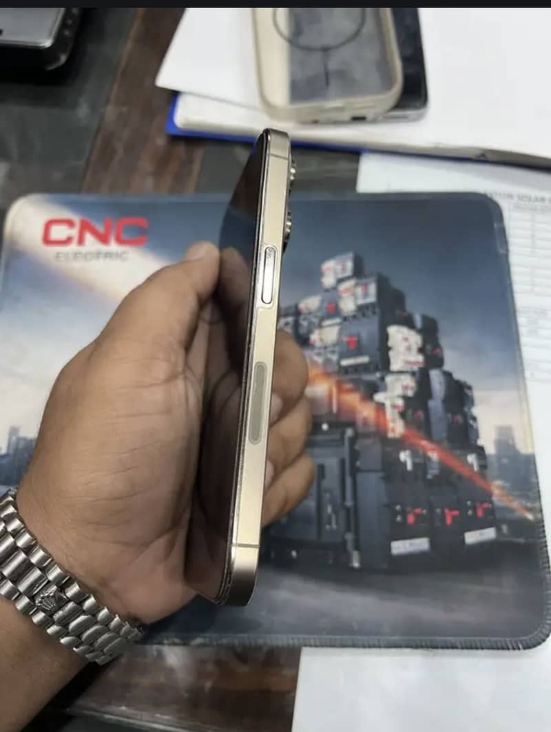 Apple iPhone 14 Pro 3