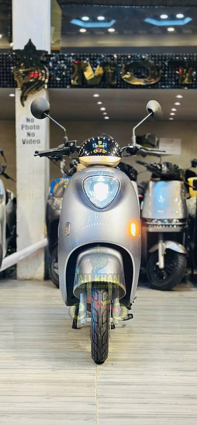 Scooty Kings Yadea Metro Evee Evon Okla EV Female scooty  Ramza