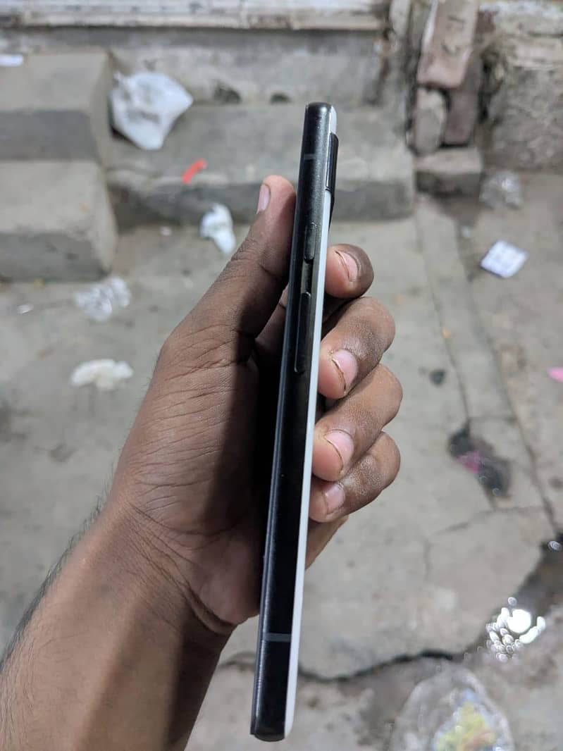 Google Pixel 6a 5