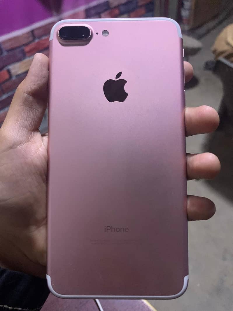 Apple iPhone 7 Plus 2