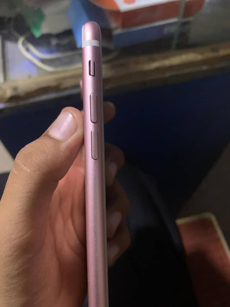 Apple iPhone 7 Plus 3
