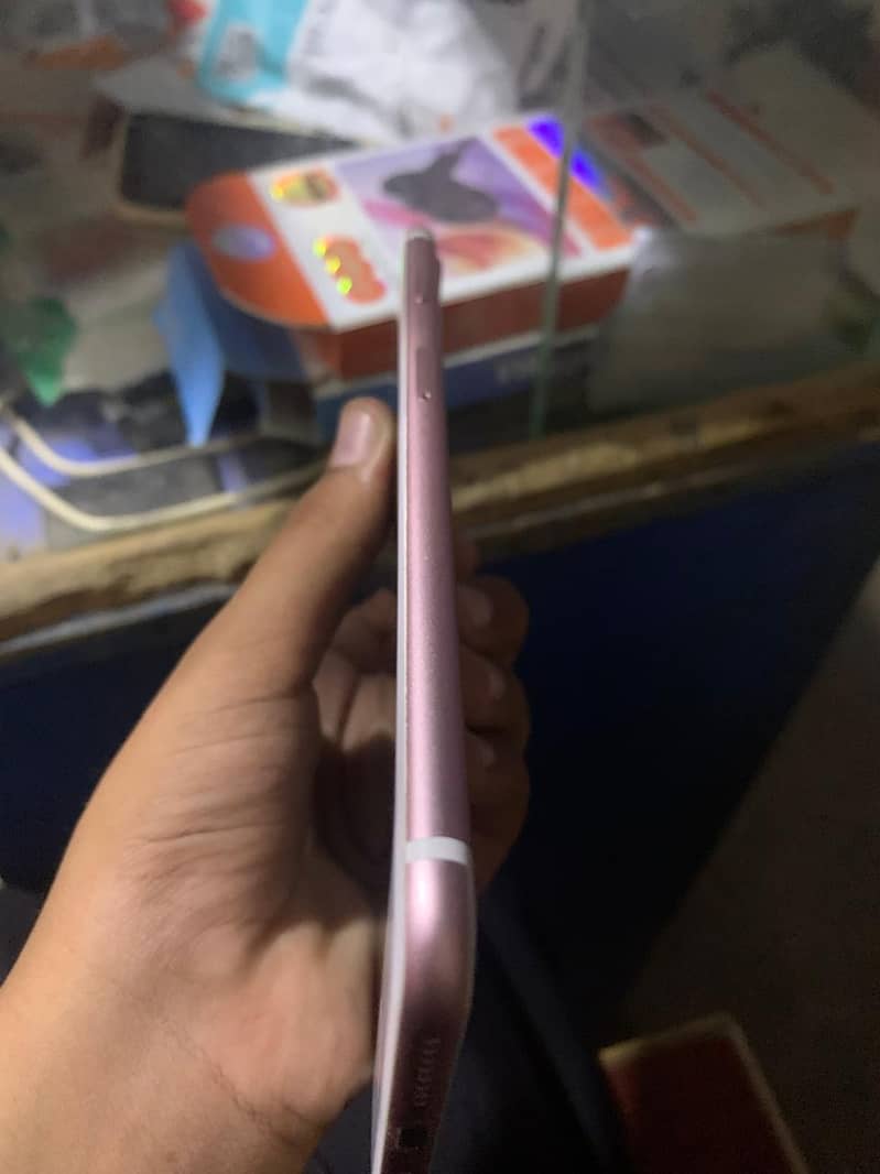Apple iPhone 7 Plus 5