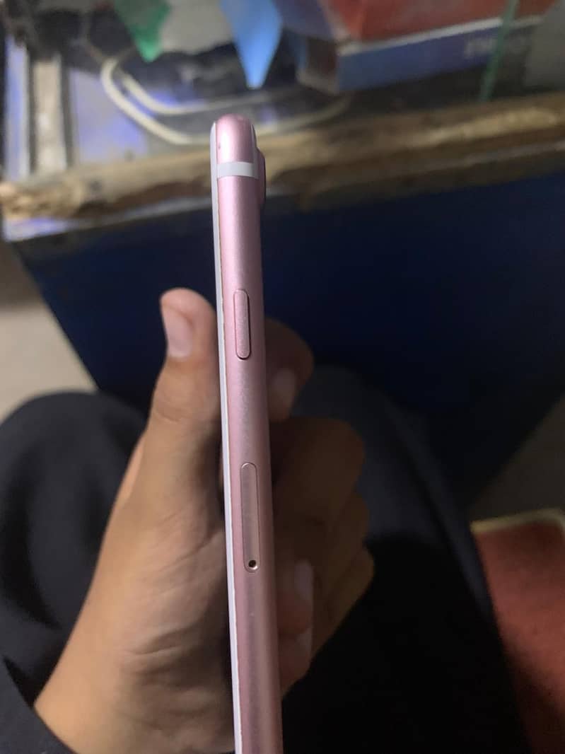 Apple iPhone 7 Plus 6