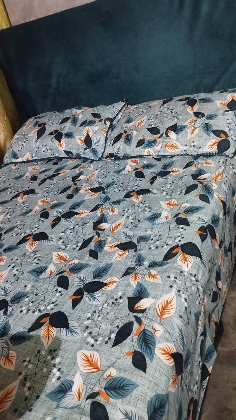 Queen Bed 0