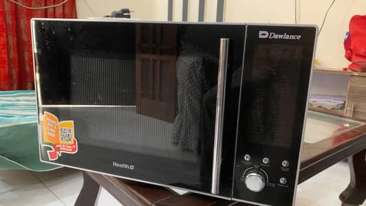 Microwave oven with grill